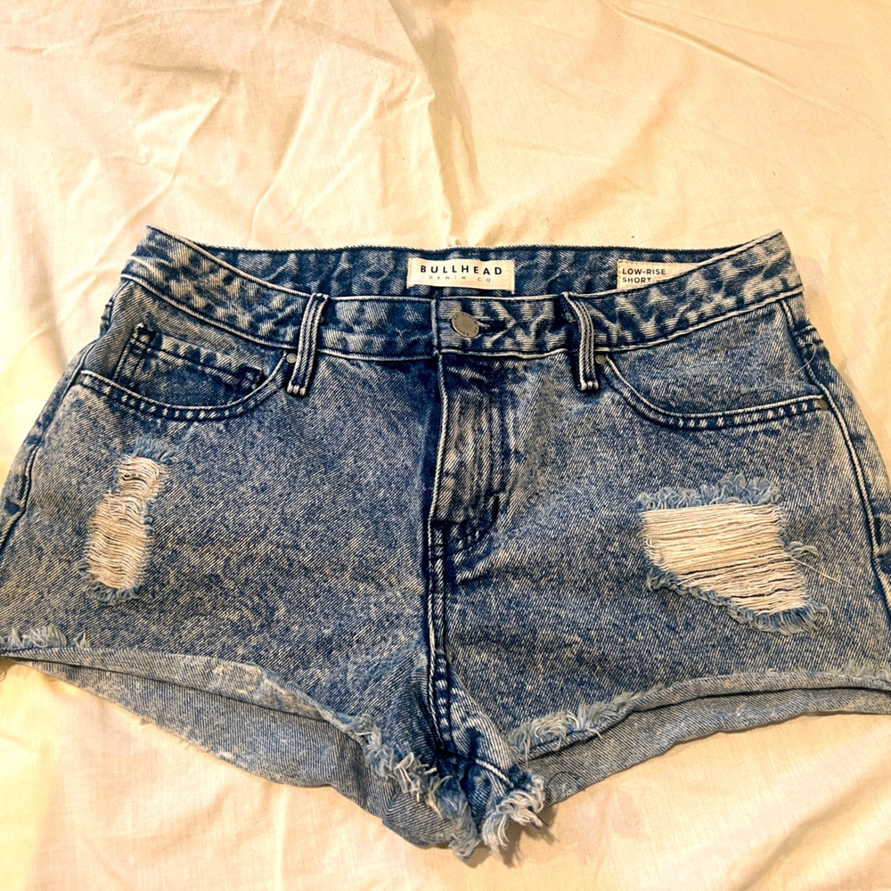Bullhead Denim Co. Acid Wash Low Rise Denim Shorts Size 29